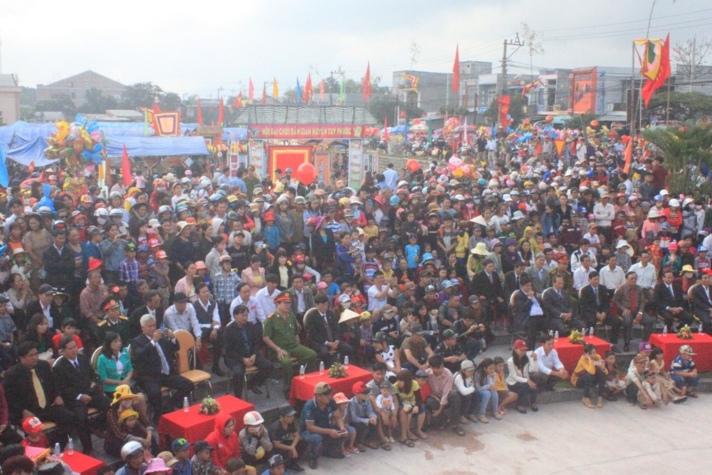 Hàng vạn người dân về dự lễ hội Chợ Go chỉ duy nhất họp ngày 1 và 2 Tết cổ truyền