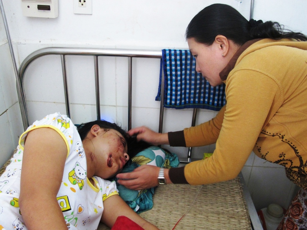 Nữ sinh tử nạn nghi do công an rượt đuổi