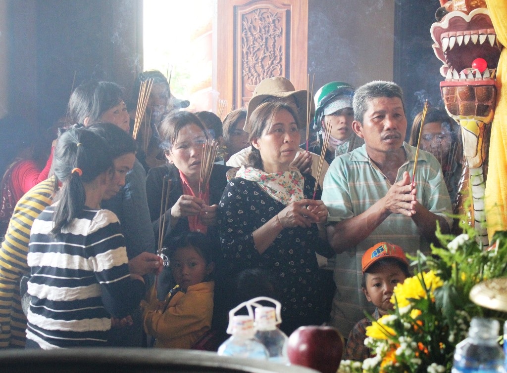 Chùa ông Núi nổi tiếng linh thiêng, thu hút hàng vạn nhân dân, du khách.