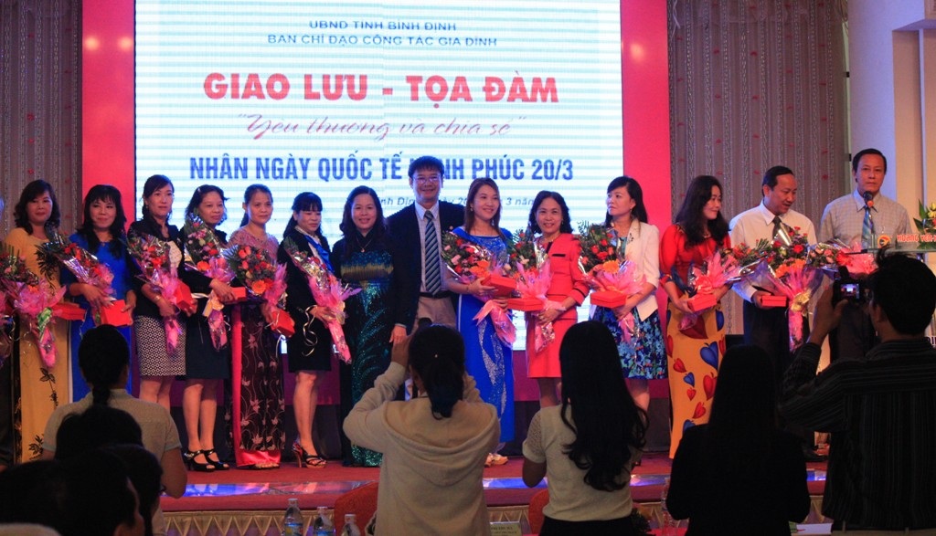 Gia đình hạnh phúc khi hậu phương vững chắc