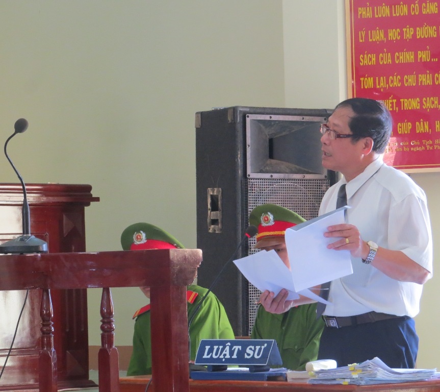 Luật sư Nguyễn Văn Thắng còn nhiều điều chưa thỏa đáng với câu hỏi của đại diện 