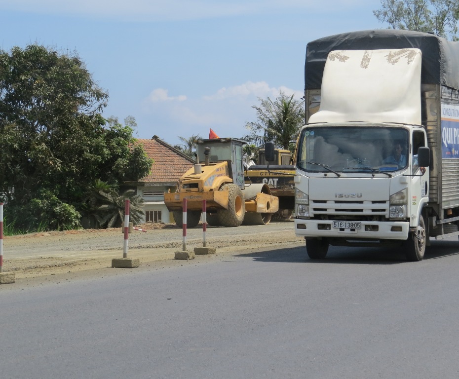 Một số nhà thầu máy móc ít, cũ kỹ hoặc có mà không hoạt động