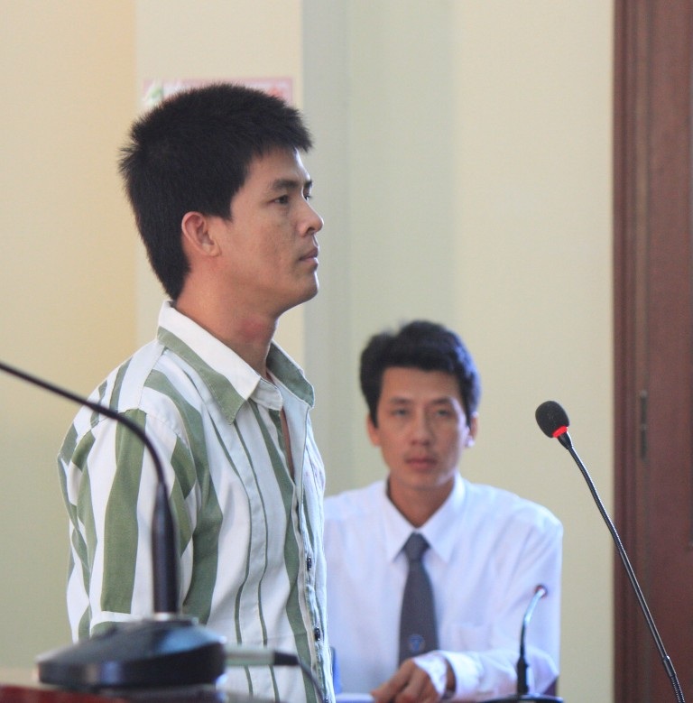 Chị Tuyết (chị gái nạn nhân Kiều) đề nghị tòa giám định lại, tăng mức án đối với các bị cáo.