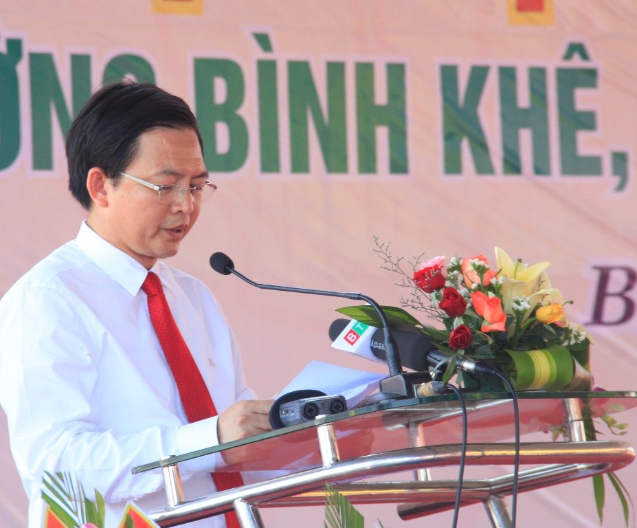 Tượng cụ Phó bảng Nguyễn Sinh Sắc trong khu tưởng niệm