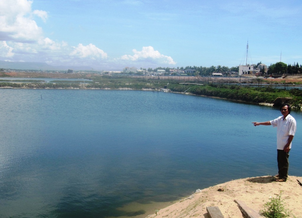 Nhiều hồ tôm “bỏ giá” vì ô nhiễm