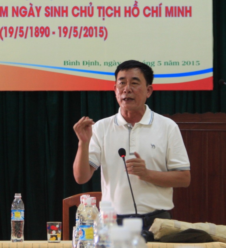 Nhà văn Nguyễn Quang Vinh, tác giả kịch bản, kiêm tổng đạo diễn chương trình đặc biệt này