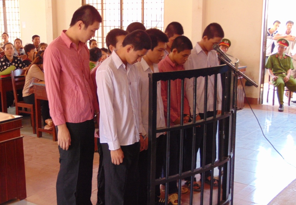 Nhóm côn đồ phải nhận án tổng cộng 34 năm tù giam
