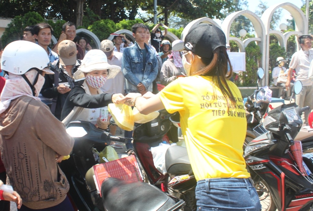 Hàng ngàn suất ăn miễn phí cho thí sinh cả nước