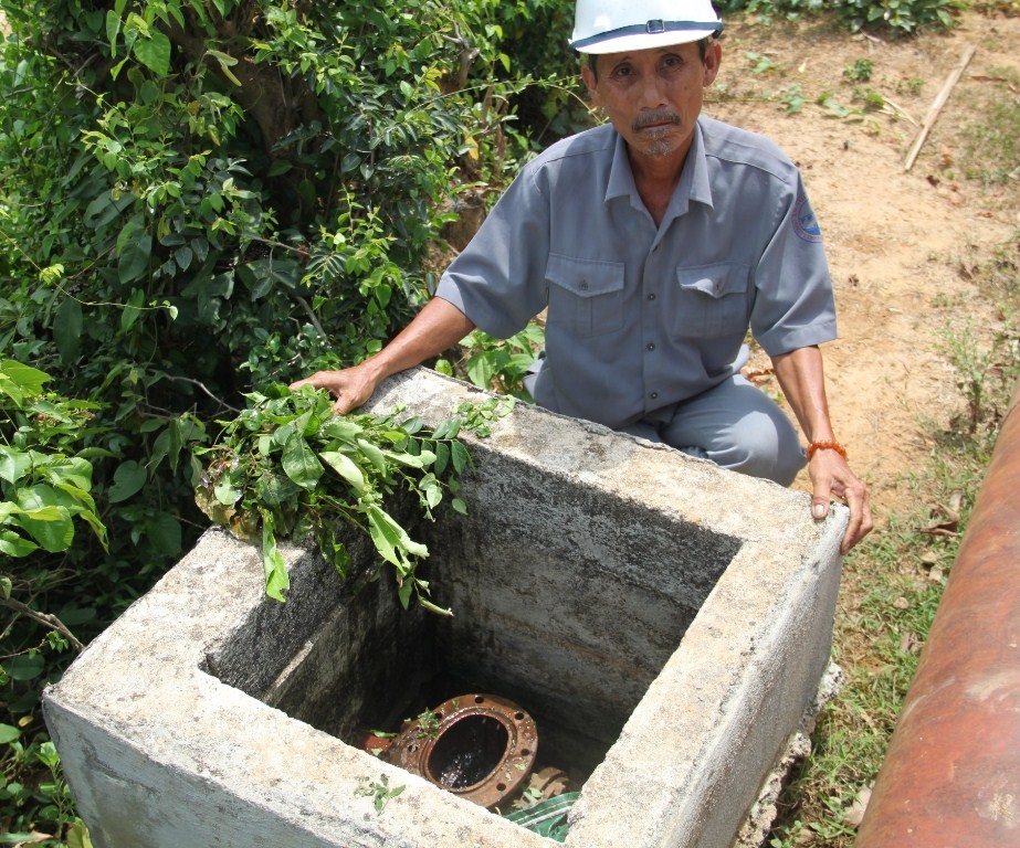 Người dân đập hỏng cả máy mở đóng nước tại các cụm điều phối nước của hồ Hội Sơn
