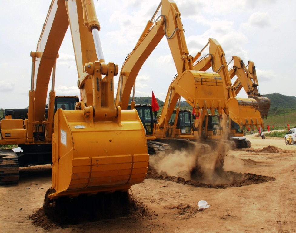 Gần 5.000 tỷ làm đường nối Tây Nguyên với duyên hải miền Trung - 2 Lãnh đạo 2 tỉnh Phú Yên, Gia Lai và Nhà đầu tư khởi công dự án