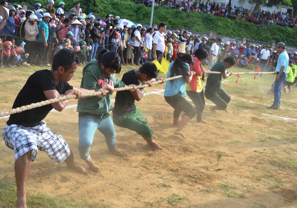 Sôi động với các trò chơi dân gian