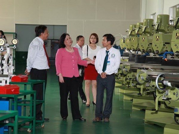 Khuyến khích đào tạo nghề theo "đặt hàng" của doanh nghiệp - 1 Khuyến khích đào tạo nghề theo đặt hàng của doanh nghiệp