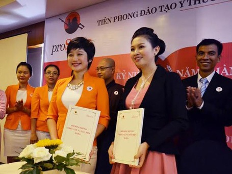 Hợp tác đào tạo nhân lực cho doanh nghiệp Việt - 1 Lễ ký kết hợp đồng hợp tác toàn diện giữa proSales và Nhan Sắc Việt