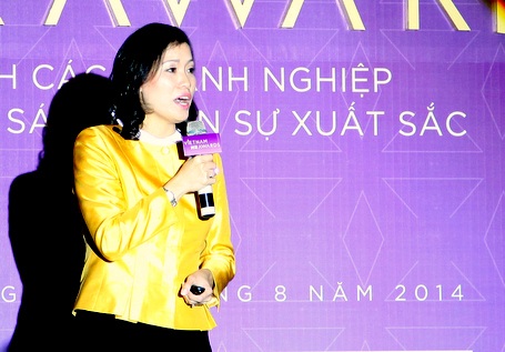 Vietnam HR Awards 2014: Nhân sự là “vũ khí” cạnh tranh của doanh nghiệp - 2 Bà
Tiêu Yến Trinh - TổngȠGiám đốc Công ty Talentnet