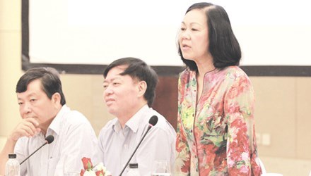  Bà Trương Thị Mai phát biểu tại hội thảo. Ảnh: Công Khanh