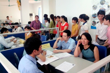 Phiên GDVL quận Cầu Giấy (Hà Nội) ngày 16.8: Gần 1.800 chỉ tiêu chờ ứng viên - 1 Phiên GDVL luôn thu hút nhiều ứng viên tới tìm việc