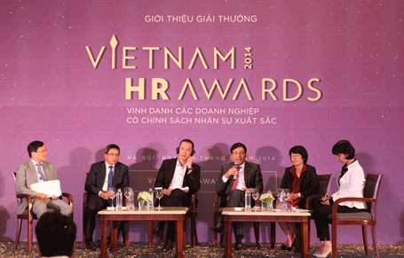 Vietnam HR Awards 2014: Nhân sự là “vũ khí” cạnh tranh của doanh nghiệp - 3 Buổi ɴọa đàm: Nhìn nhận của CEO về vai trò nhân sự trong doanh nghiệp.