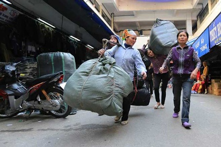 Dự thảo Luật Bảo hiểm xã hội sửa đổi: Nhiều cải thiện tích cực - 1 Luật BHXH sửa đổi sẽ có nhiều cải thiện có lợi cho NLĐ. Ảnh: Hải Nguyễn