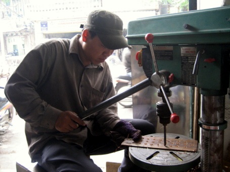Năng suất lao động đóng vai trò gì trong tăng lương tối thiểu? - 1 Năng suất lao động phụ thuộc không nhỏ vào phương tiện làm việc của doanh nghiệp.