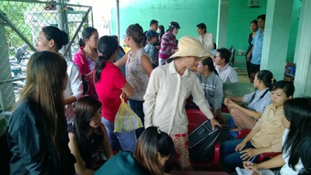 Cần xử lý hình sự doanh nghiệp nợ BHXH - 2 Nhiều vụ ngừng việc do doang nghiệp nợ đọng BHXH kéo dài ảnh: CAO HƯỜNG