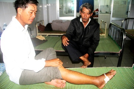 Rắn lục đuôi đỏ "tràn qua" Quảng Nam, Đà Nẵng - 3 Ông Võ Văn Toán đang điều trị tại Bệnh viện Đa khoa Quảng Nam vì bị rắn lục đuôi đỏ cắn