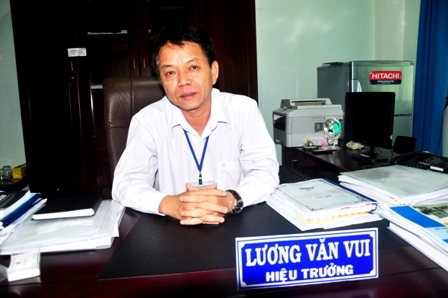 Ông Lương Văn Vui được bổ nhiệm làm Hiệu trưởng Trường CĐ Kinh tế - Kỹ thuật Quảng Nam từ ngày 1
