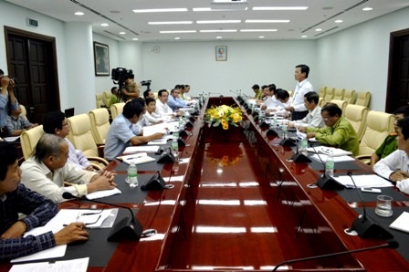 Giao rừng vào tay đối tượng... chuyên khai thác gỗ! - 1 Cuộc họp giữa lãnh đạo tỉnh Quảng Nam và TP Đà Nẵng về rừng chồng lấn