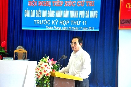 Chủ tịch TP Đà Nẵng – ông Văn Hữu Chiến trả lời cử tri phường Thạch Thang