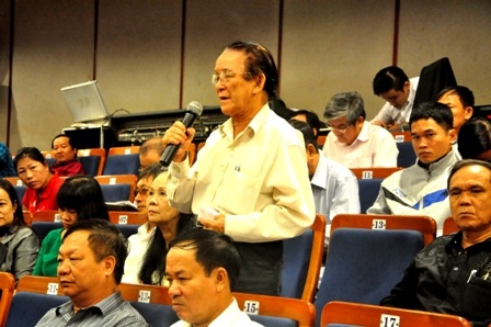 Cử tri Hoàng Vân (phường Hòa Cường Bắc, Hải Châu) phát biểu