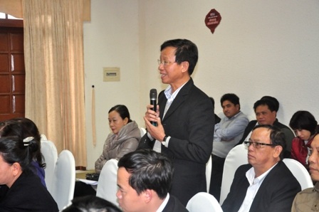 Đại diện khu nghỉ dưỡng Sunrise phát biểu ý kiến lo lắng về vấn đề xâm thực của biển