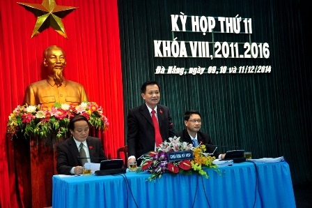 Chủ tịch Đà Nẵng giơ điện thoại đề nghị dân nhắn tin "bày tỏ thái độ" - 3 Chủ tịch HĐND TP Đà Nẵng – ông Trần Thọ - yêu cầu cách chức cán bộ tham nhũng đất