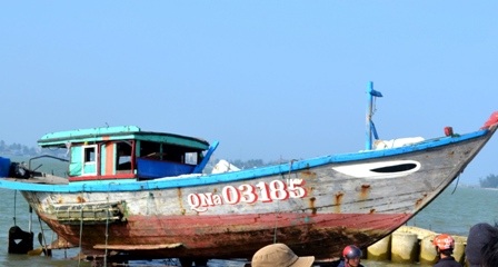 Chiếc tàu cá bị hư hỏng nặng
