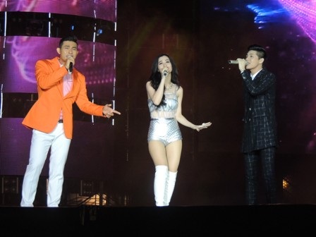 Hồng Ân trình bày cùng Đông Nhi và No Phước Thịnh