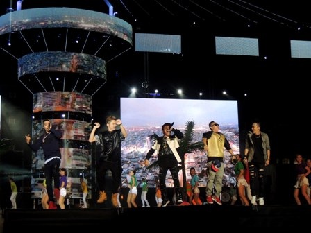 Nhóm nhạc FB Boiz