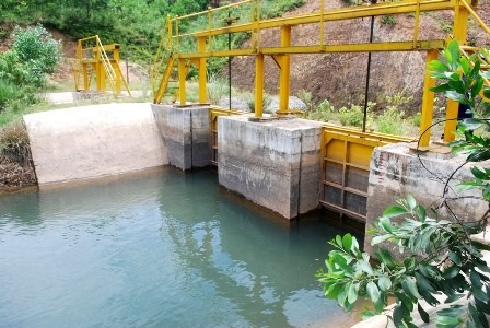 Chỉ đạo xử lý ô nhiễm môi trường của Công ty vàng Bồng Miêu - 1 Khu vực hồ xử lý nước thải của nhà máy vàng Bồng Miêu