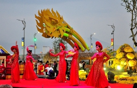 Tiết mục văn nghệ khai mạc đường hoa Xuân Đà Nẵng 2015