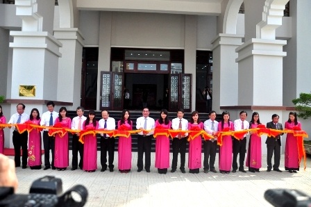 Khởi công, khánh thành nhiều công trình quan trọng - 3 Lãnh đạo Trung ương và địa phương cắt băng khánh thành Bảo tàng Quảng Nam
