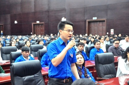 Bí thư Đà Nẵng: Thanh niên vi phạm luật giao thông nhiều nhất - 2 Đại diện Quận đoàn Hải Châu phát biểu tại buổi đối thoại