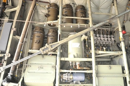 Bên trong máy bay có đầy đủ trang thiết bị dùng trong y tế và dân sự