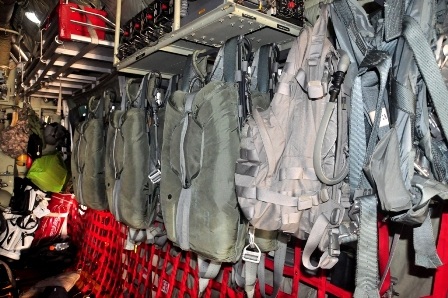 Bên trong máy bay có đầy đủ trang thiết bị dùng trong y tế và dân sự