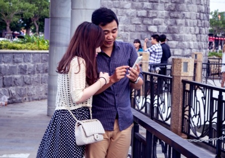 “Cầu tàu tình yêu” - Nơi lưu giữ cảm xúc giới trẻ Đà Nẵng - 9 Nhiều cặp tình nhân không bỏ lỡ cơ hội chụp ảnh và