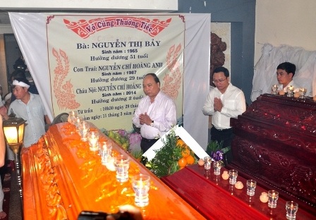 Phó Thủ tướng Nguyễn Xuân Phúc viếng gia đình có 3 nạn nhân tử vong