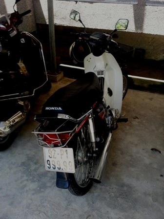 Xe máy biển kiểm soát “độc” 92P1-999.99 đang được Bí thư huyện Phước Sơn sử dụng