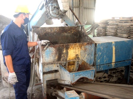 Khánh thành nhà máy xử lý chất thải rắn không chôn lấp - 1 Dây chuyền sản xuất gạch Block từ chất thải rắn
