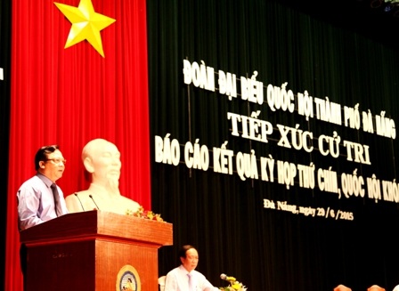 Phó Chủ tịch Quốc hội Huỳnh Ngọc Sơn phát biểu với cử tri Đà Nẵng sáng 29/6