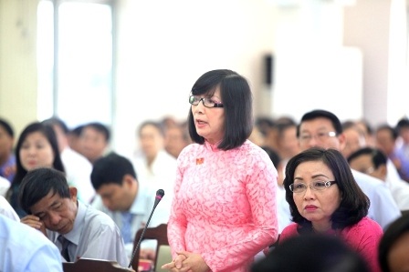“Chốt hạ” vụ biệt phủ trăm tỉ của đại gia vàng - 1 Đại biểu HĐND TP Đà Nẵng phát biểu, chất vấn nhiều vấn đề nóng trên địa bàn