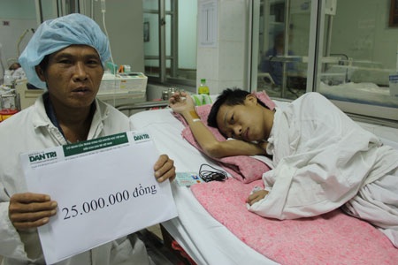 Chàng trai Lý Văn Thanh nhoẻn cười sau bạo bệnh - 2 Nhờ sự quan tâm, giúp đỡ của mọi người, chàng trai này đã được tiếp tục sống. Ảnh: X.Vinh