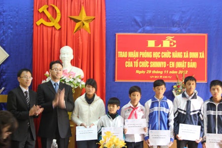 Khánh thành phòng học chức năng do Tổ chức Phật giáo Shinnyo-en tài trợ - 1 Khánh thành phòng học chức năng do Tổ chức Phật giáo Shinnyo-en tài trợ
