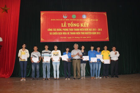 Vietnamobile trao học bổng 30 triệu đồng đến sinh viên Trường đại học Nông nghiệp Hà Nội - 2 Vietnamobile trao học bổng 30 triệu đồng đến sinh viên Trường đại học Nông nghiệp Hà Nội