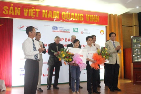 Công bố Giải golf từ thiện Vì trẻ em nghèo Việt Nam năm 2013 - 2 Công bố Giải golf từ thiện Vì trẻ em nghèo Việt Nam năm 2013